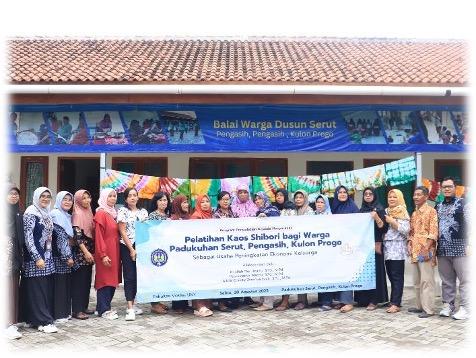 Dosen Vokasi UNY Latih Warga Dusun Serut Ciptakan Kaos Shibori untuk Kemandirian Ekonomi